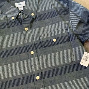 Boy’s Old Navy blue long sleeve button down shirt NWT